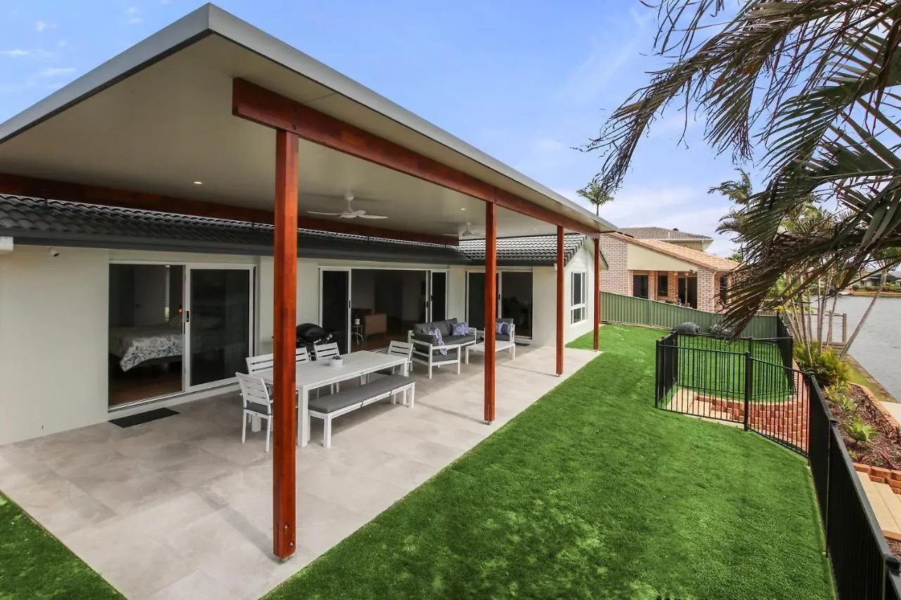 Lake House On Magellan 58 Ramsay Crescent Golden Beach